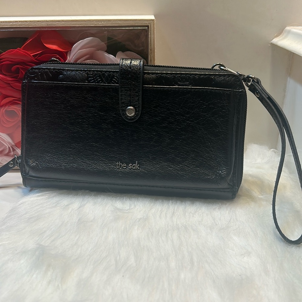 The Sac black leather wallet/wristlet, EUC